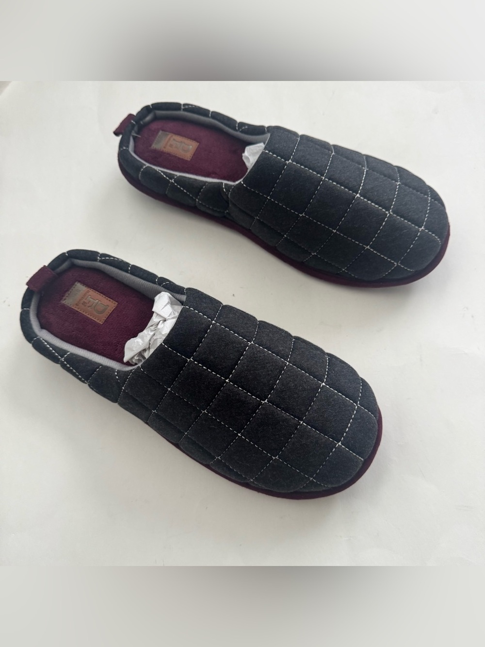 Dearfoams Quilted Clog Slippers Men M 9-10 Charcoal Grey Maroon House Shoes